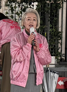 県連女性局 児童虐待防止街頭演説会